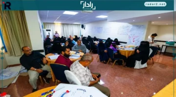 فريق البرنامج السعودي يتابع تقدم التدريب في مشروع الشهادات الدولية للتدريس بعدن